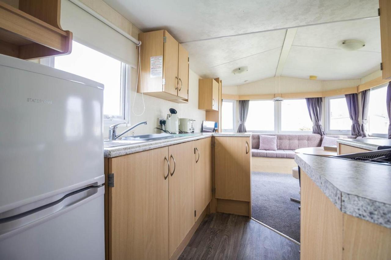 Lovely 8 Berth Caravan At Southview Holiday Park In Skegness Ref 33061C Hotel Exterior photo